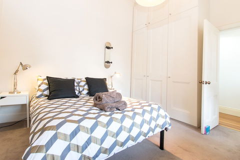 HUNTER In The Heart Of Collingwood Fitzroy - Accommodation Coffs Harbour 3