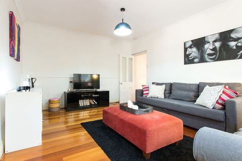 HUNTER In The Heart Of Collingwood Fitzroy - Accommodation Coffs Harbour 5