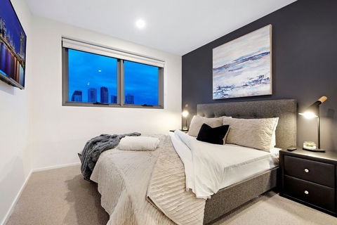 NEO Apartments Holidays Gold Coast - Accommodation Coffs Harbour 6