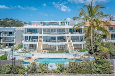 La Mer Noosa - Accommodation Coffs Harbour 0
