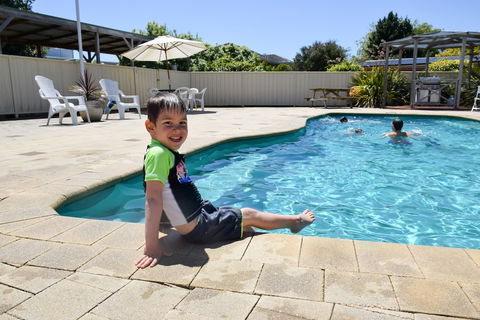 Beachway Motel & Restaurant - Accommodation Coffs Harbour 2
