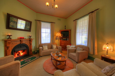Hanlon House Bed And Breakfast - Accommodation Coffs Harbour 6