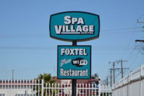 Spa Village Travel Inn - Accommodation Coffs Harbour 0