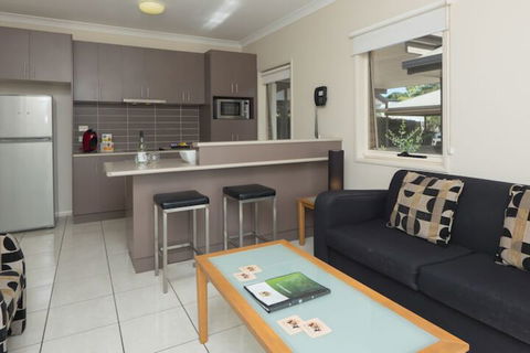 Emerald Inn - Accommodation Coffs Harbour 5