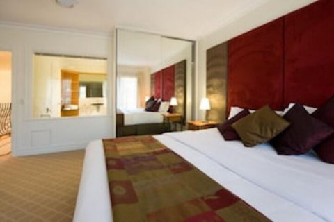 Lakeside Suites 1 - Accommodation Coffs Harbour 3