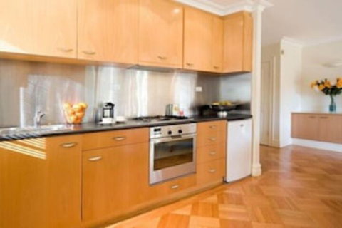 Lakeside Suites 1 - Accommodation Coffs Harbour 6