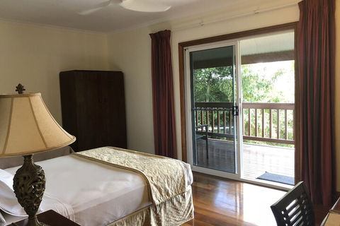 Daintree Manor Bed & Breakfast - Accommodation Coffs Harbour 4