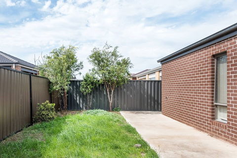 5br Luxury House 20 Min To Cbd Spacious Living - Accommodation Coffs Harbour 2