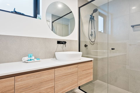 Allure Mooloolaba - Accommodation Coffs Harbour 2