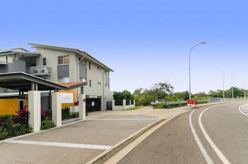 City Stadium Apartment On The Riverfront - Accommodation Coffs Harbour 0