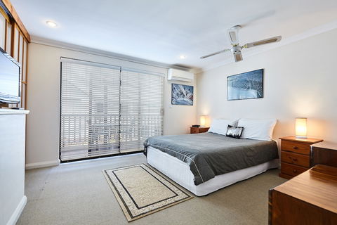 Fremantle Townhouse Unit 5 - Accommodation Coffs Harbour 5