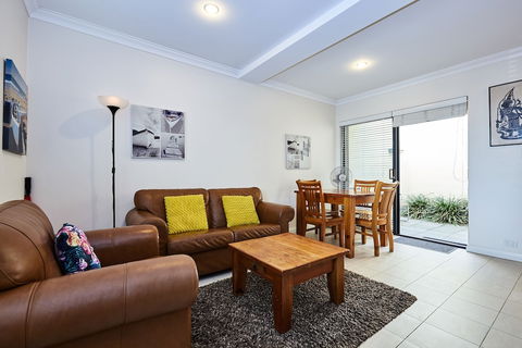 Fremantle Townhouse Unit 5 - Accommodation Coffs Harbour 1