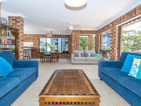COLUMBIA VIEWS 2 / 9 COLUMBIA CLOSE AIRCON WIFI NETFLIX VIEWS & BOAT PARKING - Accommodation Coffs Harbour 5