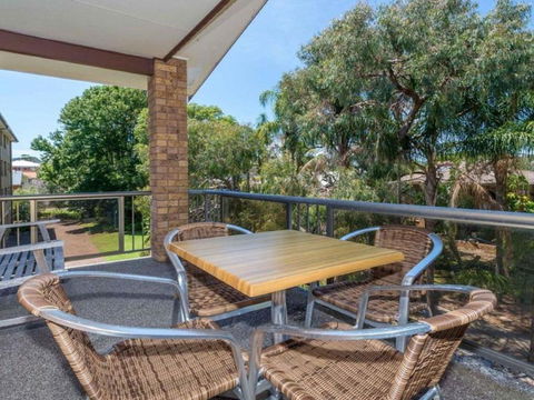 COLUMBIA VIEWS 2 / 9 COLUMBIA CLOSE AIRCON WIFI NETFLIX VIEWS & BOAT PARKING - Accommodation Coffs Harbour 4