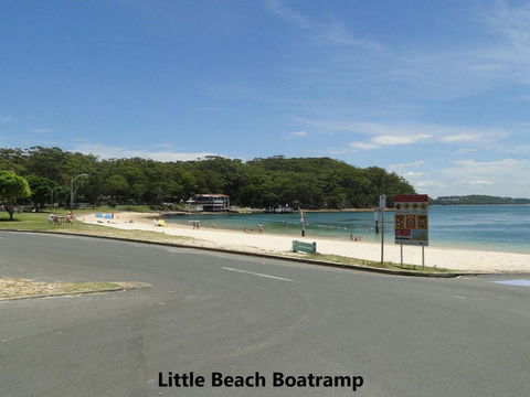 COLUMBIA VIEWS 2 / 9 COLUMBIA CLOSE AIRCON WIFI NETFLIX VIEWS & BOAT PARKING - Accommodation Coffs Harbour 1