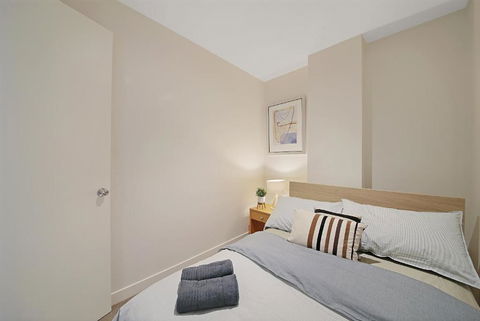 A Comfy & Central 2BR Apt Near Flinders Station - Accommodation Coffs Harbour 6