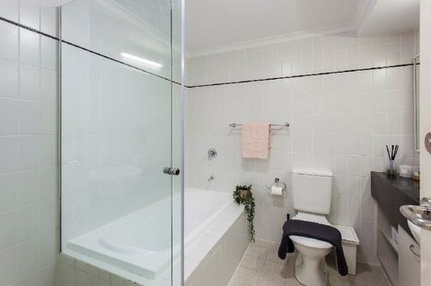 A Comfy 2BR Home Top Location FREE Parking - Accommodation Coffs Harbour 5