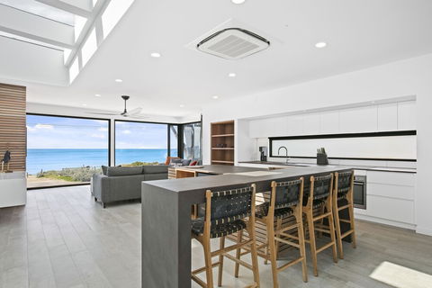 Apollo Bay Beach House - Accommodation Coffs Harbour 4