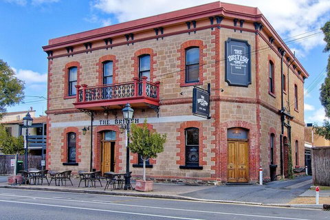 Former Dress Circle Nth Adelaide Apt With Aircon - Accommodation Coffs Harbour 1