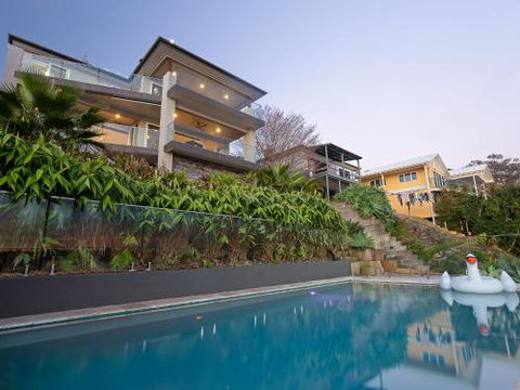 Absolute Waterfront Lakehouse Fishing Point Waterfront Pool Jetty - Accommodation Coffs Harbour 0