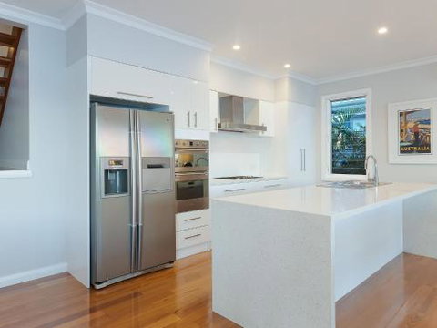 Absolute Waterfront Lakehouse Fishing Point Waterfront Pool Jetty - Accommodation Coffs Harbour 5
