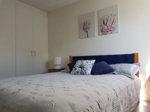 Kings Beach Ocean Front Views Private Balcony Overlooking Kings Beach - Accommodation Coffs Harbour 6