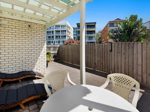 Kings Beach Ocean Front Views Private Balcony Overlooking Kings Beach - Accommodation Coffs Harbour 1