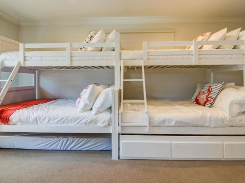 One 20 Seven - Accommodation Coffs Harbour 4