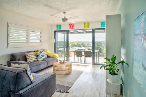 Coolum Beach 3 Level Townhouse Private Rooftop Terrace Spa Overlooking Mount Coolum - Accommodation Coffs Harbour 6