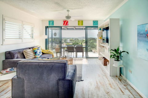 Coolum Beach 3 Level Townhouse Private Rooftop Terrace Spa Overlooking Mount Coolum - Accommodation Coffs Harbour 2