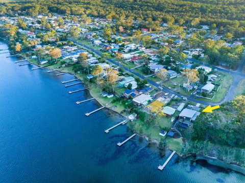 ESTUARY HOUSE Basin View 4pm Check Out Sundays - Accommodation Coffs Harbour 2