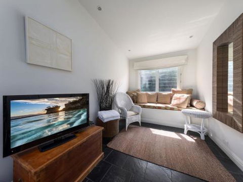 THE BEACH HOUSE Gerroa 4pm Check Out Sundays - Accommodation Coffs Harbour 2