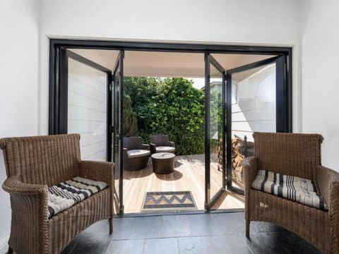 THE BEACH HOUSE Gerroa 4pm Check Out Sundays - Accommodation Coffs Harbour 3