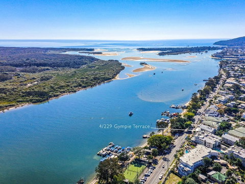 Panoramic River & Ocean Views Noosaville - Accommodation Coffs Harbour 3
