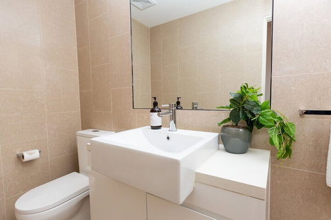 Enjoy Penthouse Living In The CBD - Accommodation Coffs Harbour 3