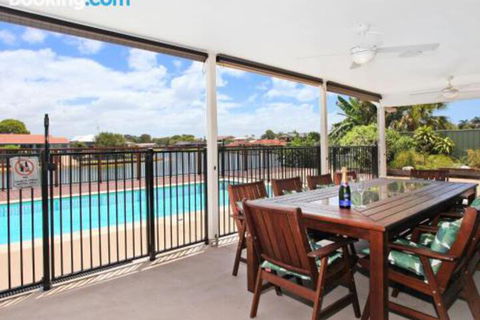 Schirrmann 56 Four Bedroom Home On Canal With Pool Pontoon Aircon & WiFi! - Accommodation Coffs Harbour 1