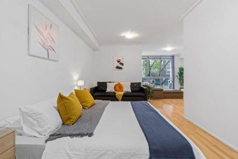 A Bright & Stylish Studio Next To Darling Harbour - Accommodation Coffs Harbour 1