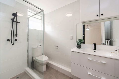 Executive 1BR Suite - Close To Foreshore & Cbd - Accommodation Coffs Harbour 4