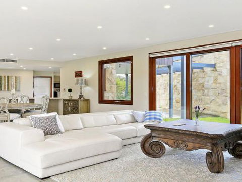 ALPINE LODGE Alpine Southern Highlands 4pm Check Out Sundays - Accommodation Coffs Harbour 5