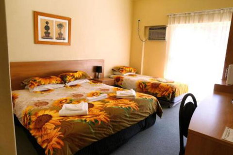 Blue Mountain Motel - Accommodation Coffs Harbour 0