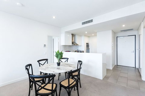 Trendy Self Contained City Apartment - Accommodation Coffs Harbour 4