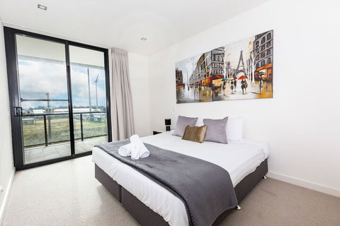 Trendy Self Contained City Apartment - Accommodation Coffs Harbour 6