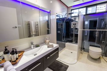 Serene Marinafront 3BR Retreat - Accommodation Coffs Harbour 5