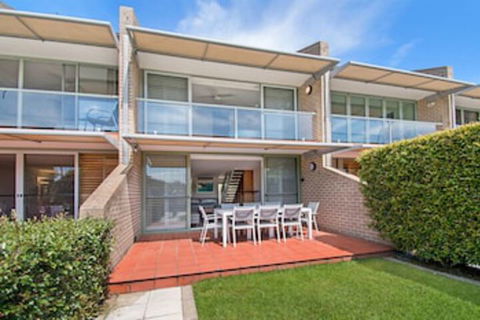 Number 4 James Cook Apartments - Accommodation Coffs Harbour 0