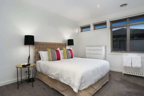 Kew Luxurious Townhouse - Accommodation Coffs Harbour 5