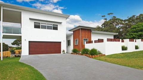 THE WHITE HOUSE - Accommodation Coffs Harbour 0