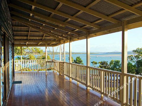 1770 Beach Accommodation Elliot Lodge - Accommodation Coffs Harbour 2
