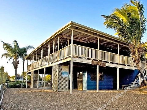 1770 Beach Accommodation Elliot Lodge - Accommodation Coffs Harbour 6