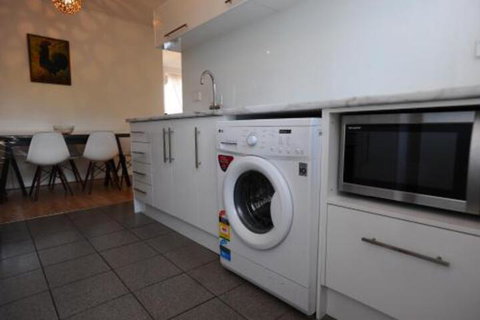 Glenelg Holiday Apartments The Broadway - Accommodation Coffs Harbour 6