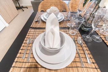 Executive Two Bedroom City Apartment With Views - Accommodation Coffs Harbour 3